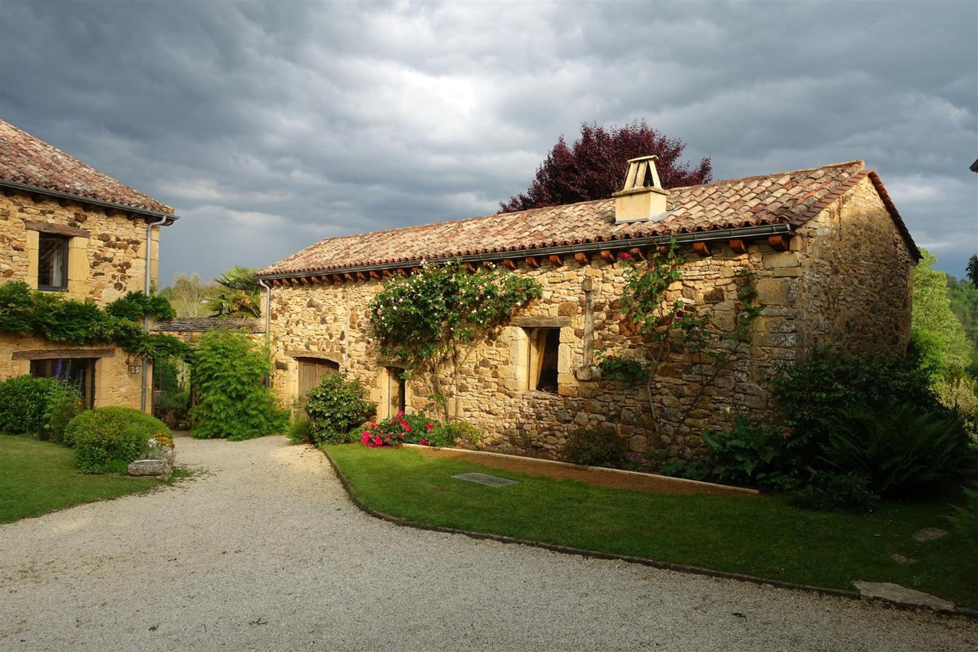 Domaine De Cournet Haut, A 17Th Century Property Set On A Calm, Idyllic Domain With Pool, Tennis, Bikes And More Les Vauries Exterior foto